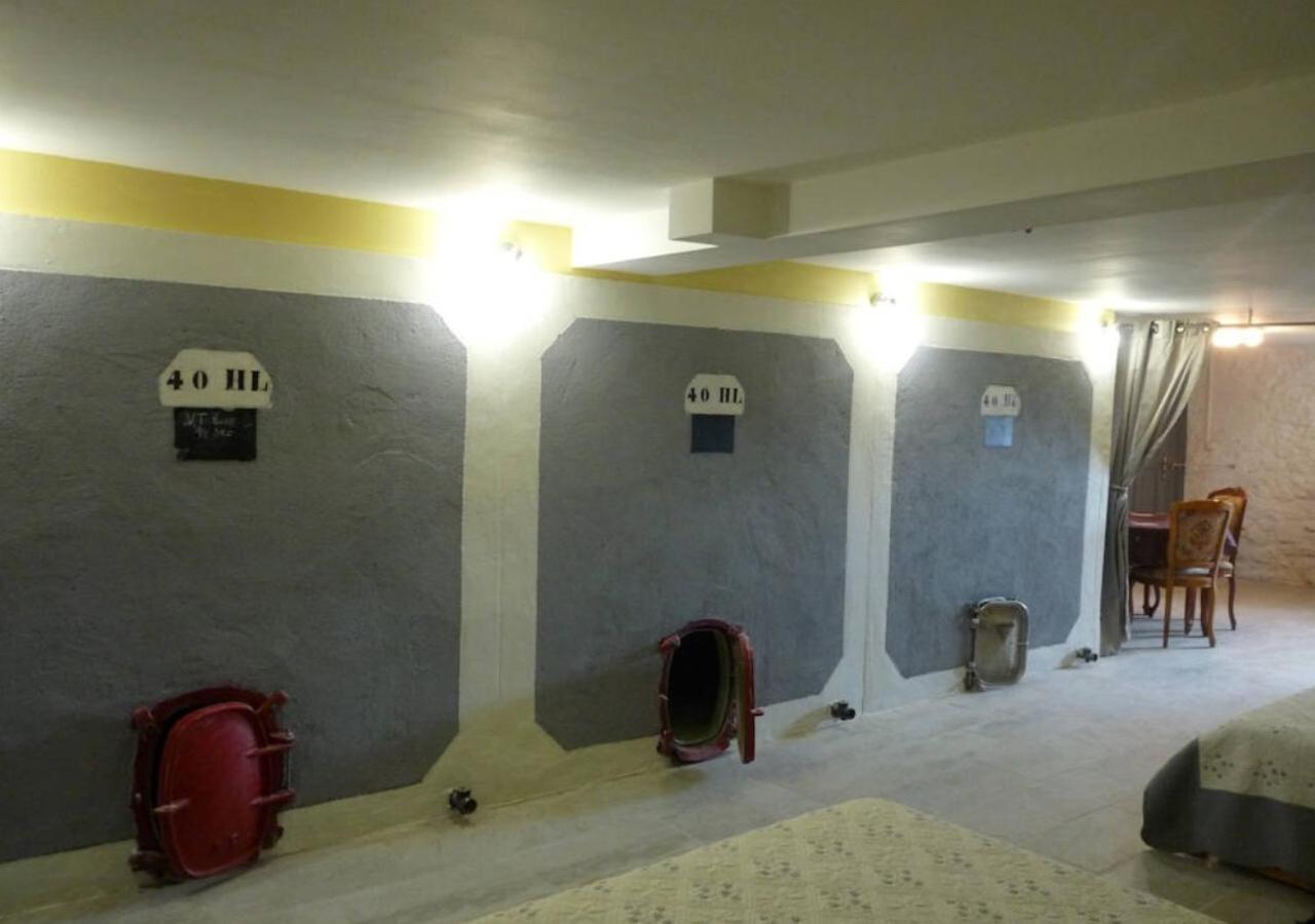 Hotel Le Logis Du Livier Saint-Georges-sur-Layon Zimmer foto