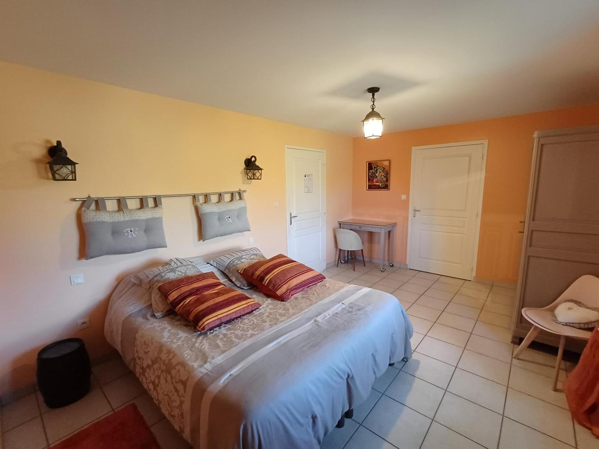 Hotel Le Logis Du Livier Saint-Georges-sur-Layon Zimmer foto